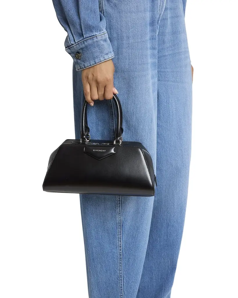 Givenchy Antigona Small Top-Handle Bag in Leather | Image 1 Givenchy Antigona Small Top-Handle Bag in Leather | Image 1