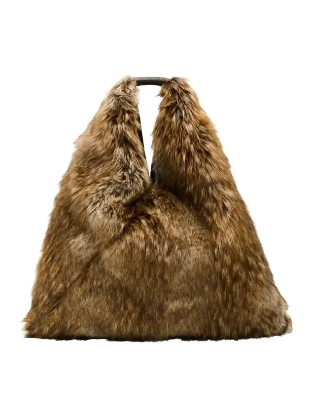 Classic Japanese Faux Fur Shoulder Bag Classic Japanese Faux Fur Shoulder Bag