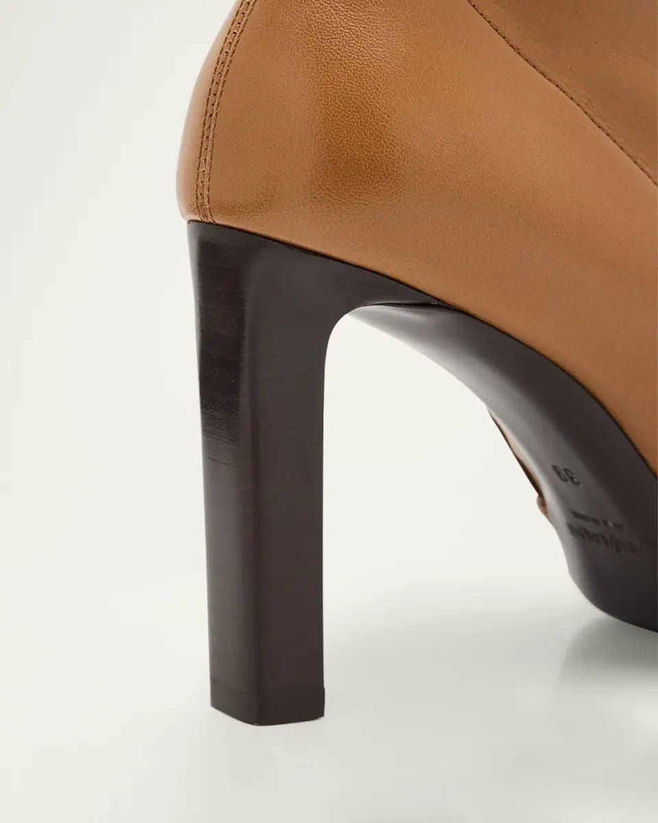 Saint Laurent Francoise Smooth Leather Knee-High Boots | Thumbnail 10