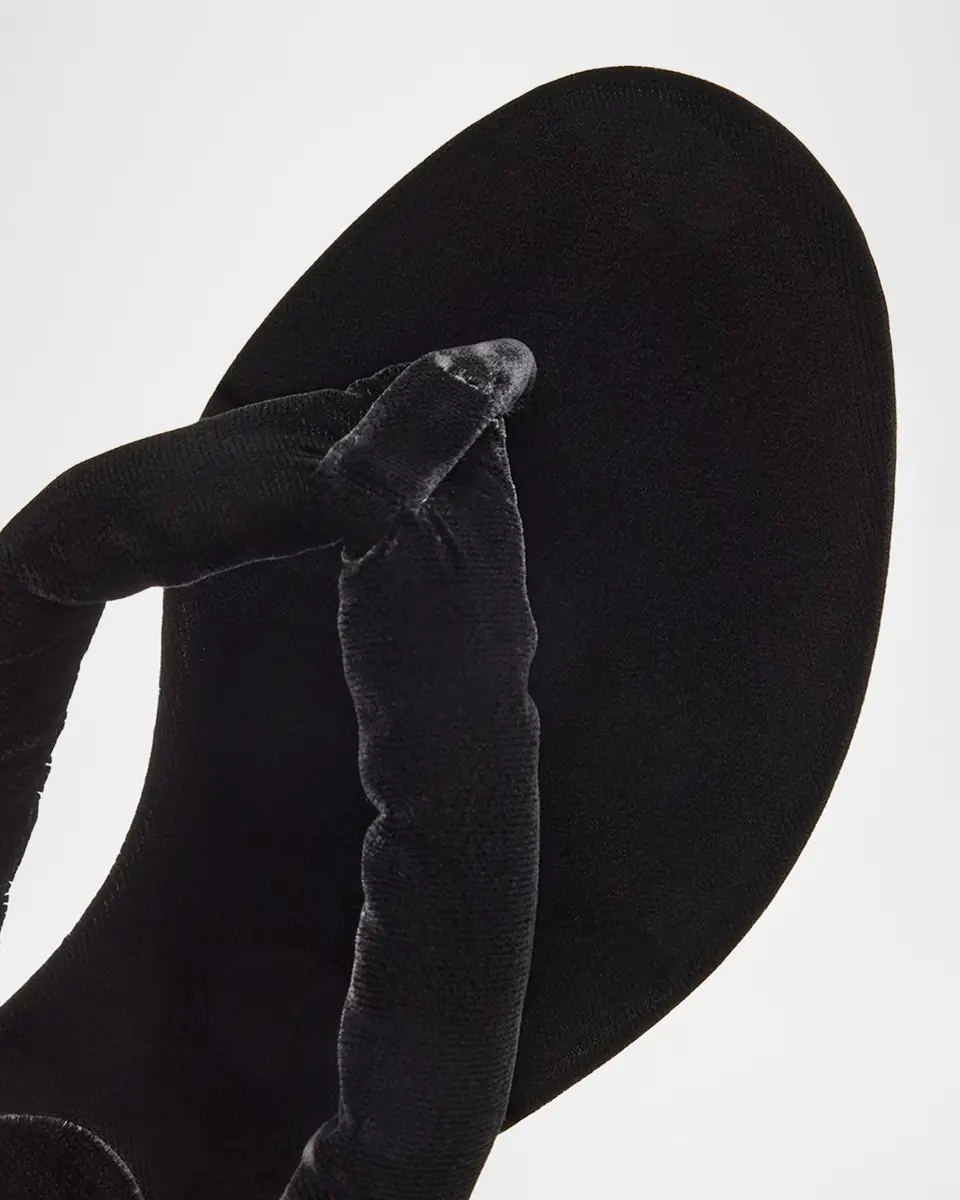 Alaïa Velvet Kitten-Heel Thong Sandals | Thumbnail 11