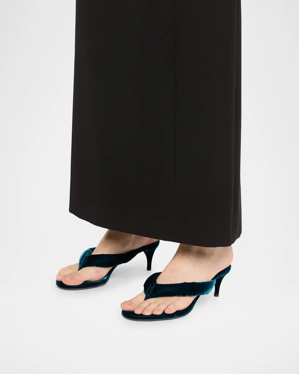 Alaïa Velvet Kitten-Heel Thong Sandals | Thumbnail 13