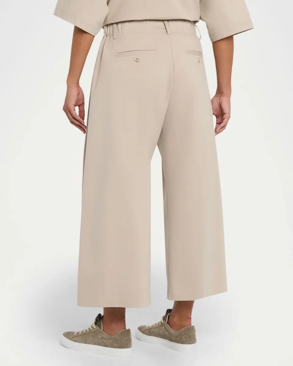 Brunello Cucinelli Pleated Wide-Leg Crop Sport Pants | Thumbnail 3 Brunello Cucinelli Pleated Wide-Leg Crop Sport Pants | Thumbnail 3