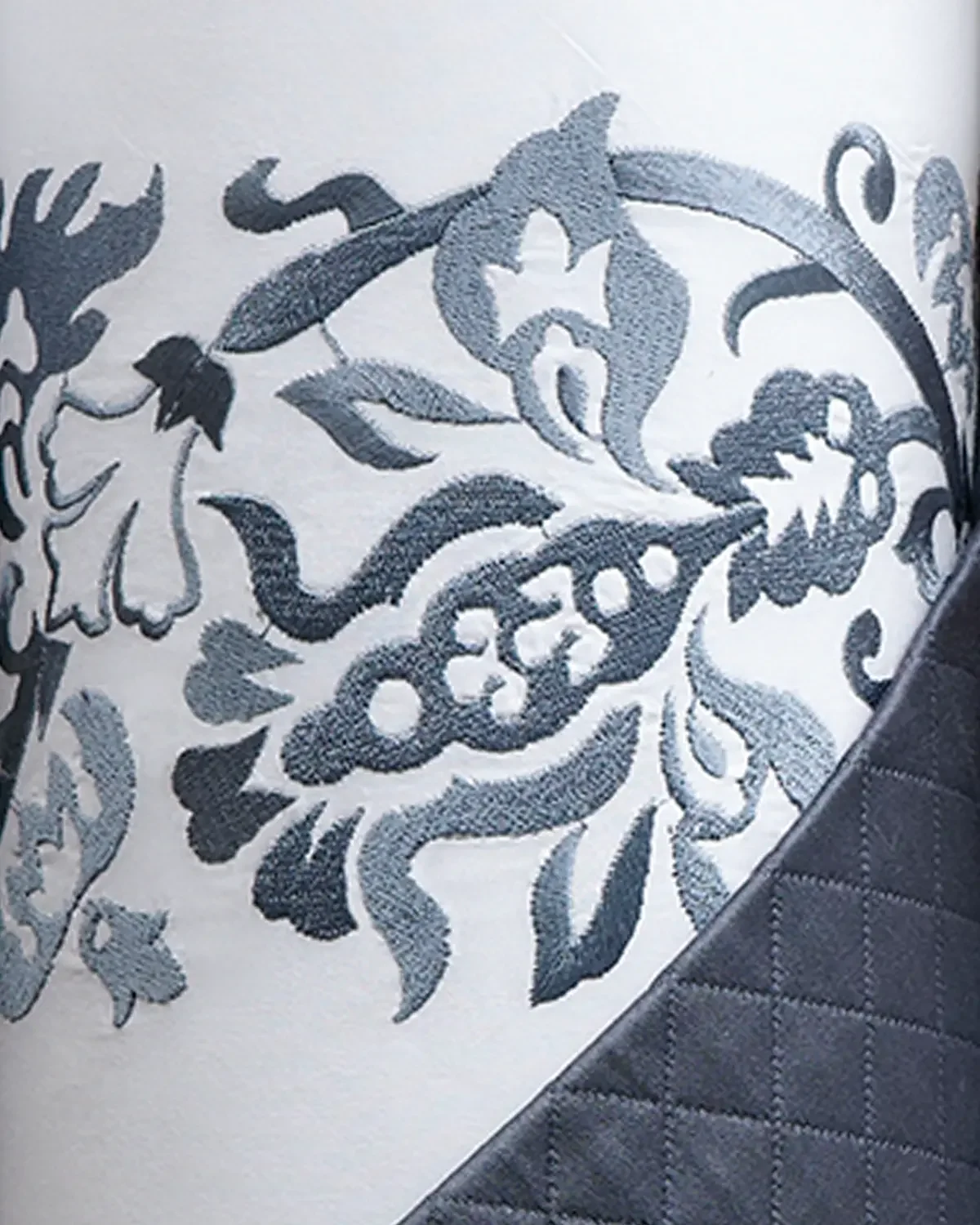 Sferra Saxon Full/Queen Embroidered Duvet Cover
