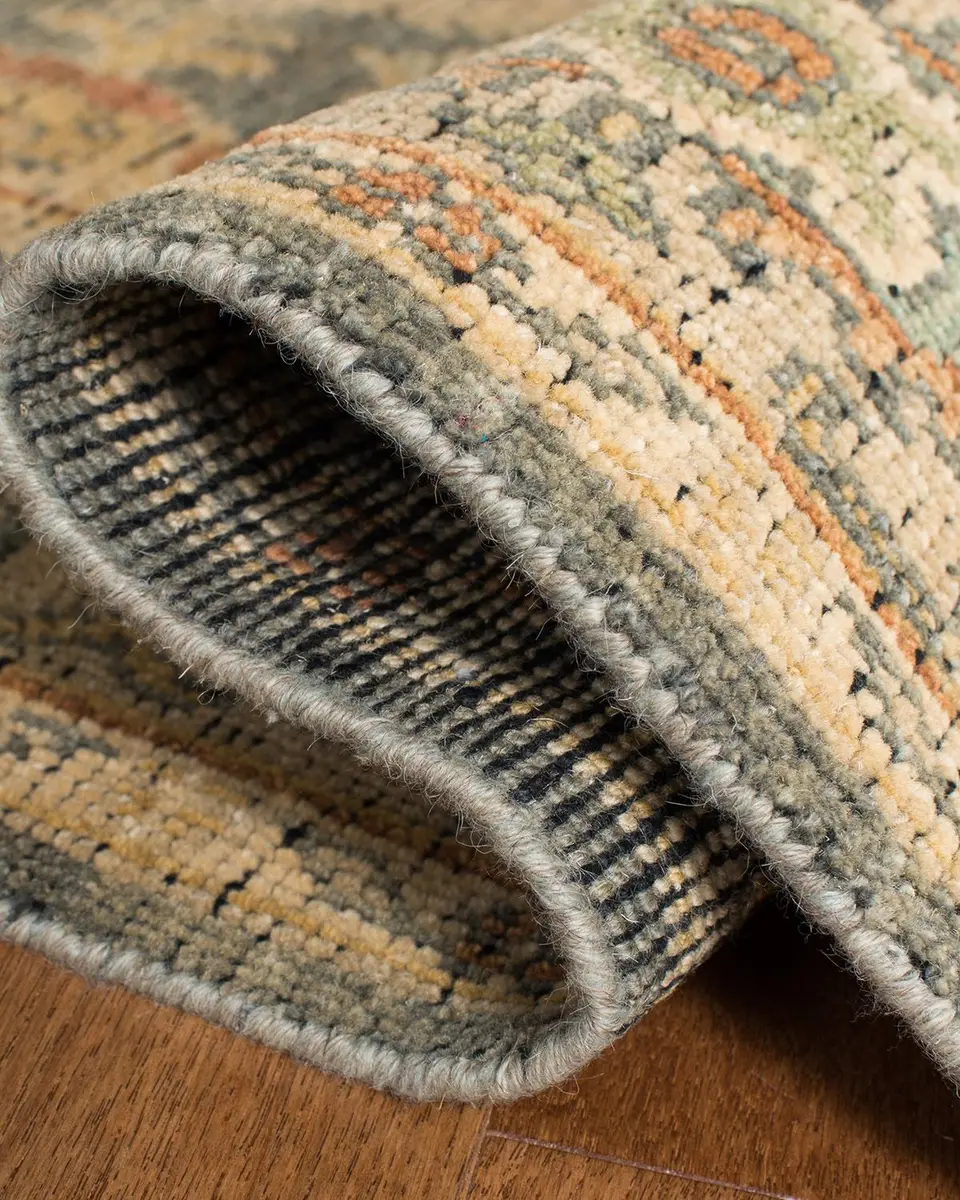 Safavieh Monserrate Hand-Knotted Rug | Thumbnail 2