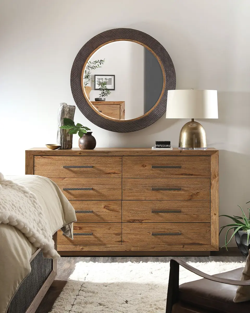 Hooker Furniture Big Sky 8-Drawer Dresser | Thumbnail 3 Hooker Furniture Big Sky 8-Drawer Dresser | Thumbnail 3