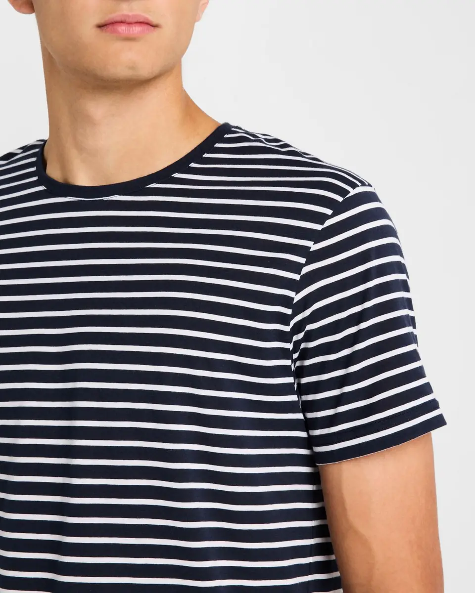 Derek Rose Men's Ryder Horizontal Stripe Crewneck T-Shirt | Thumbnail 5 Derek Rose Men's Ryder Horizontal Stripe Crewneck T-Shirt | Thumbnail 5