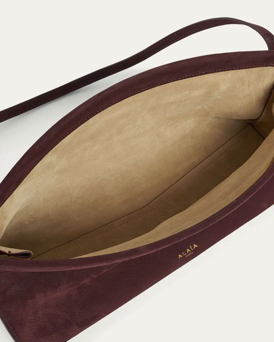 ALAÏA Le Click Medium Shoulder Bag in Suede | Thumbnail 12 ALAÏA Le Click Medium Shoulder Bag in Suede | Thumbnail 12
