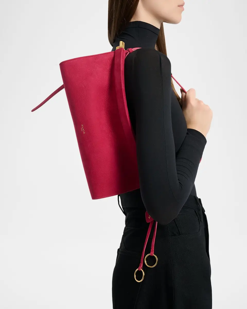 ALAÏA Le Click Medium Shoulder Bag in Suede | Thumbnail 27 ALAÏA Le Click Medium Shoulder Bag in Suede | Thumbnail 27