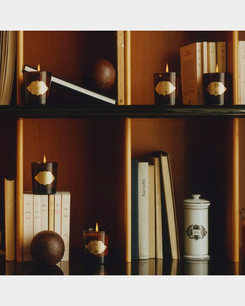 L'Artisan Parfumeur Les Baies Candle | Thumbnail 2 L'Artisan Parfumeur Les Baies Candle | Thumbnail 2