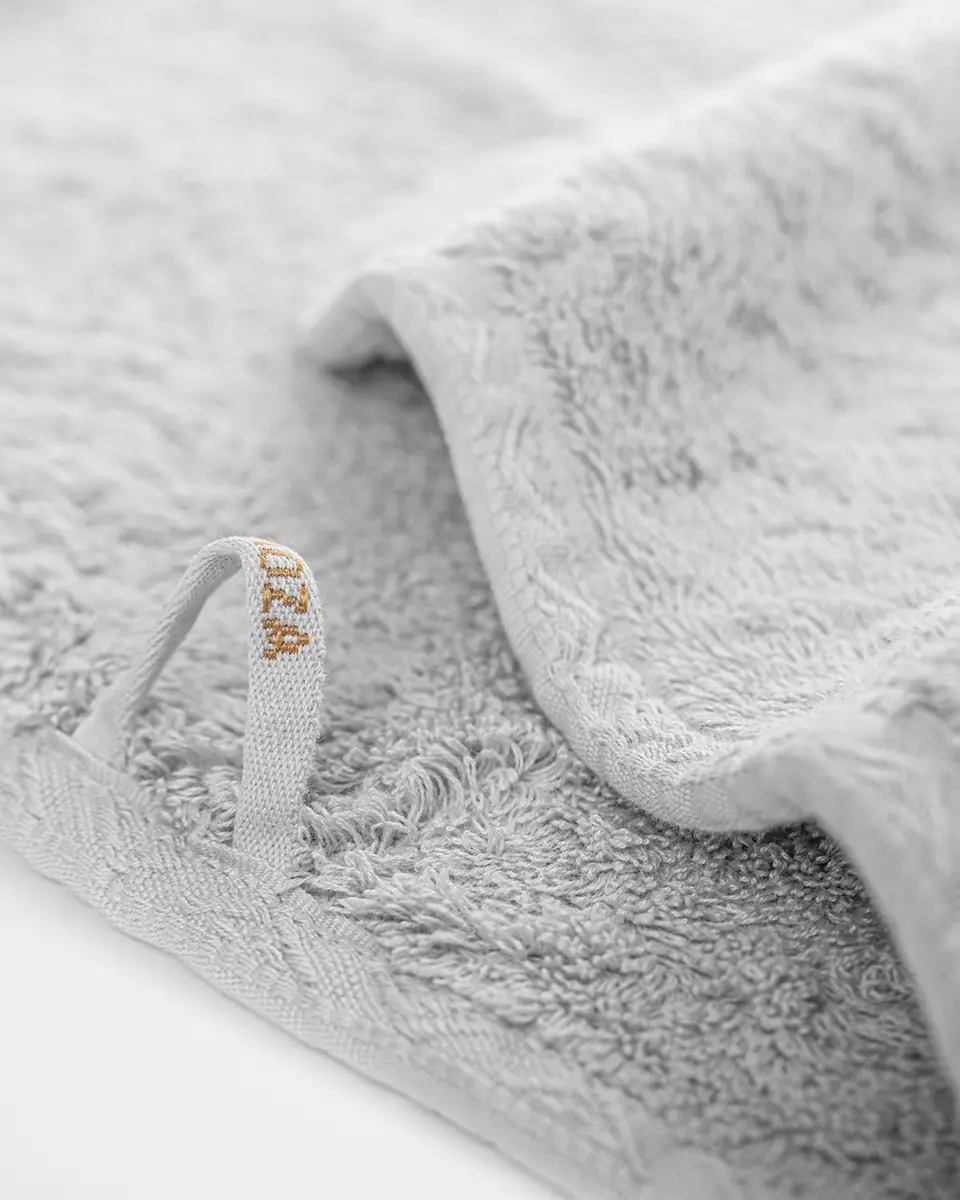 Graccioza Grand Egoist Hand Towel | Thumbnail 3 Graccioza Grand Egoist Hand Towel | Thumbnail 3