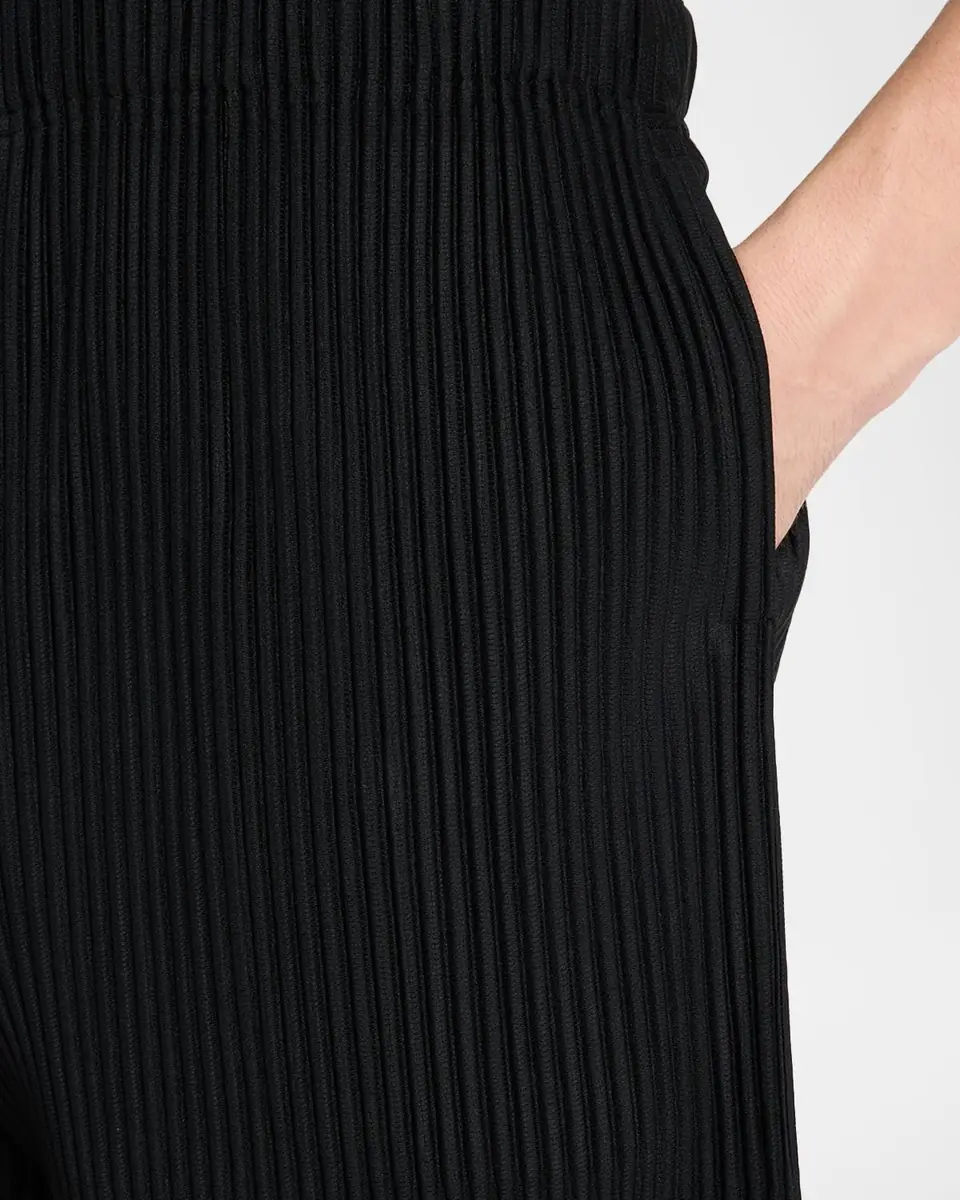 Homme Plissé Issey Miyake Men's Monthly Colors July Pleated Pull-On Shorts | Thumbnail 4 Homme Plissé Issey Miyake Men's Monthly Colors July Pleated Pull-On Shorts | Thumbnail 4