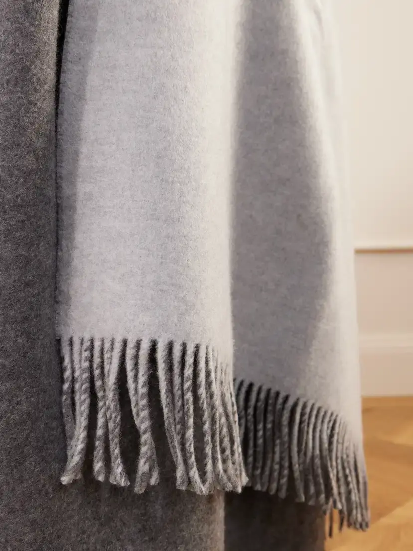 Brunello Cucinelli Fringed Cashmere Blanket | Thumbnail 3 Brunello Cucinelli Fringed Cashmere Blanket | Thumbnail 3