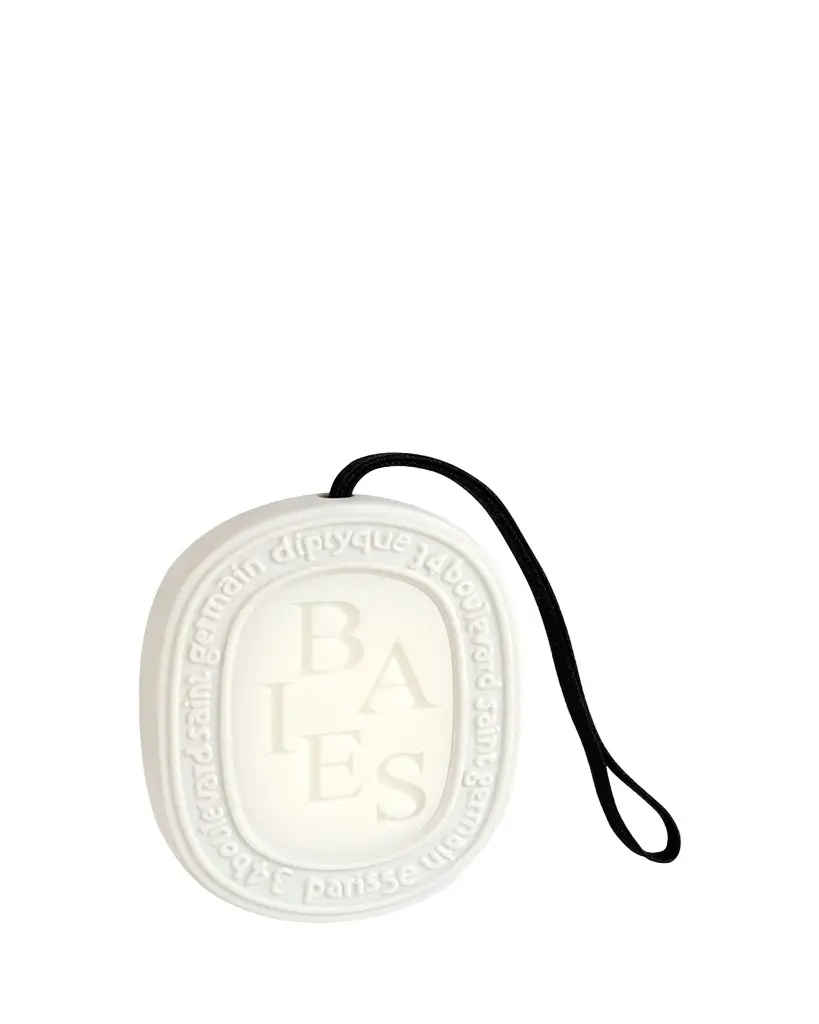 Diptyque Baies (Berries) Scented Oval | Image 1 Diptyque Baies (Berries) Scented Oval | Image 1