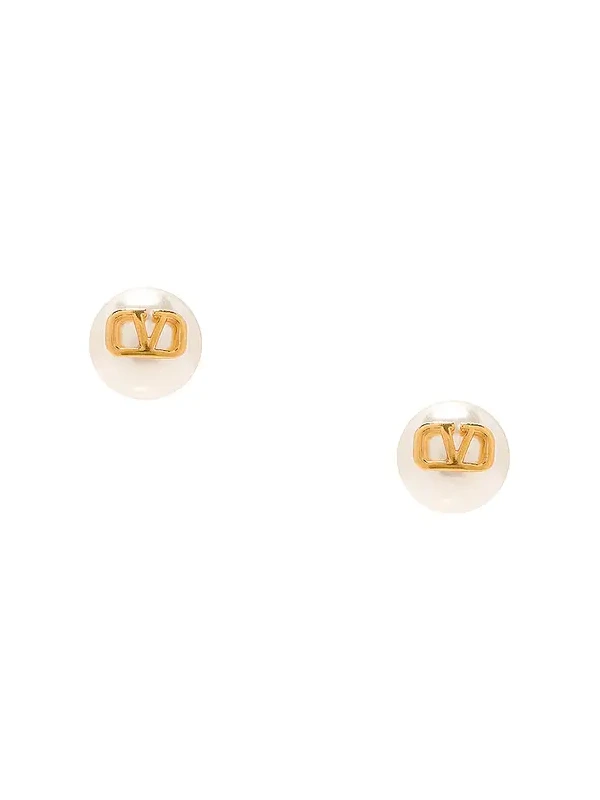 VLogo Signature Pearl Stud Earrings