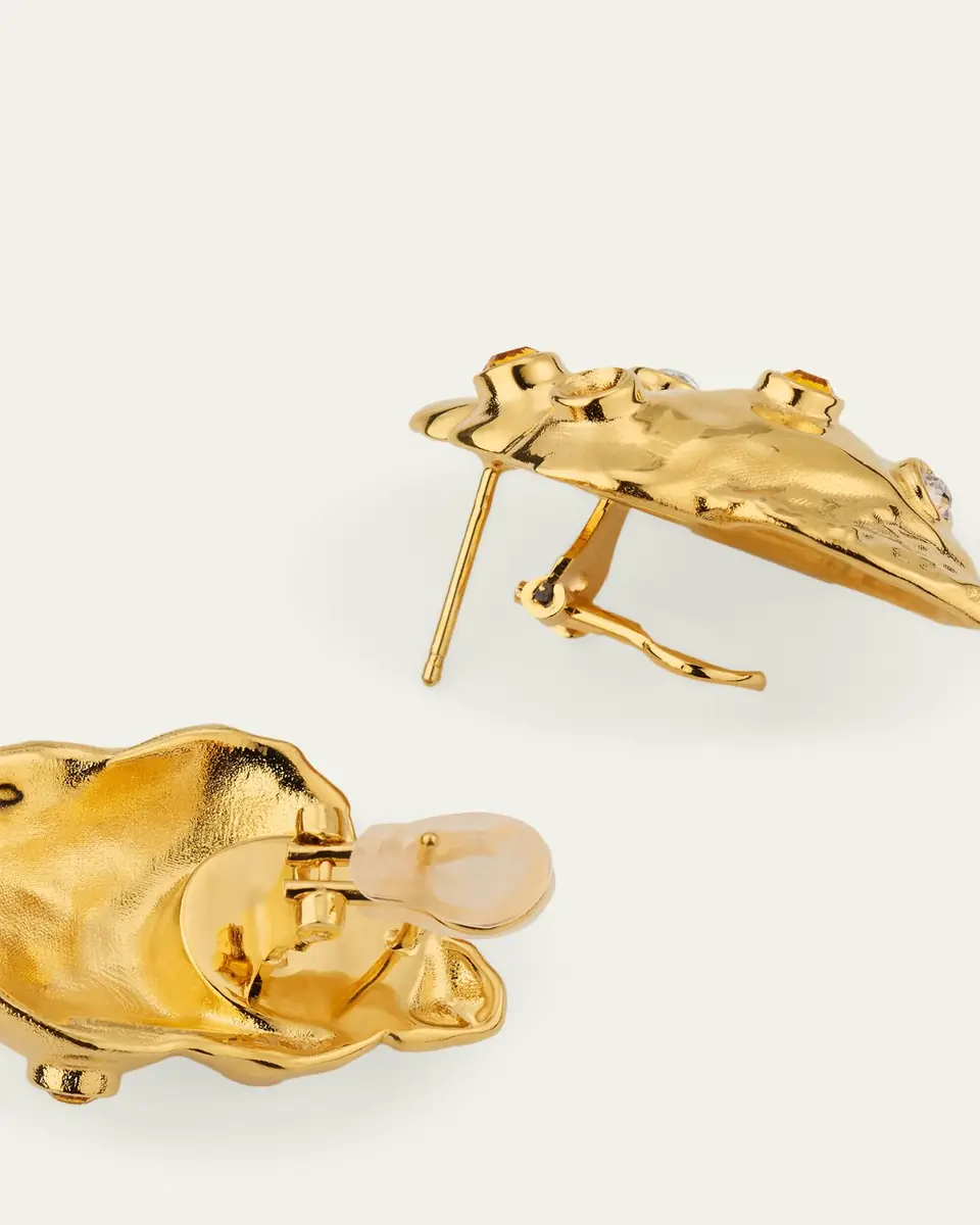 Oscar de la Renta Seashell Stud Earrings | Thumbnail 4 Oscar de la Renta Seashell Stud Earrings | Thumbnail 4