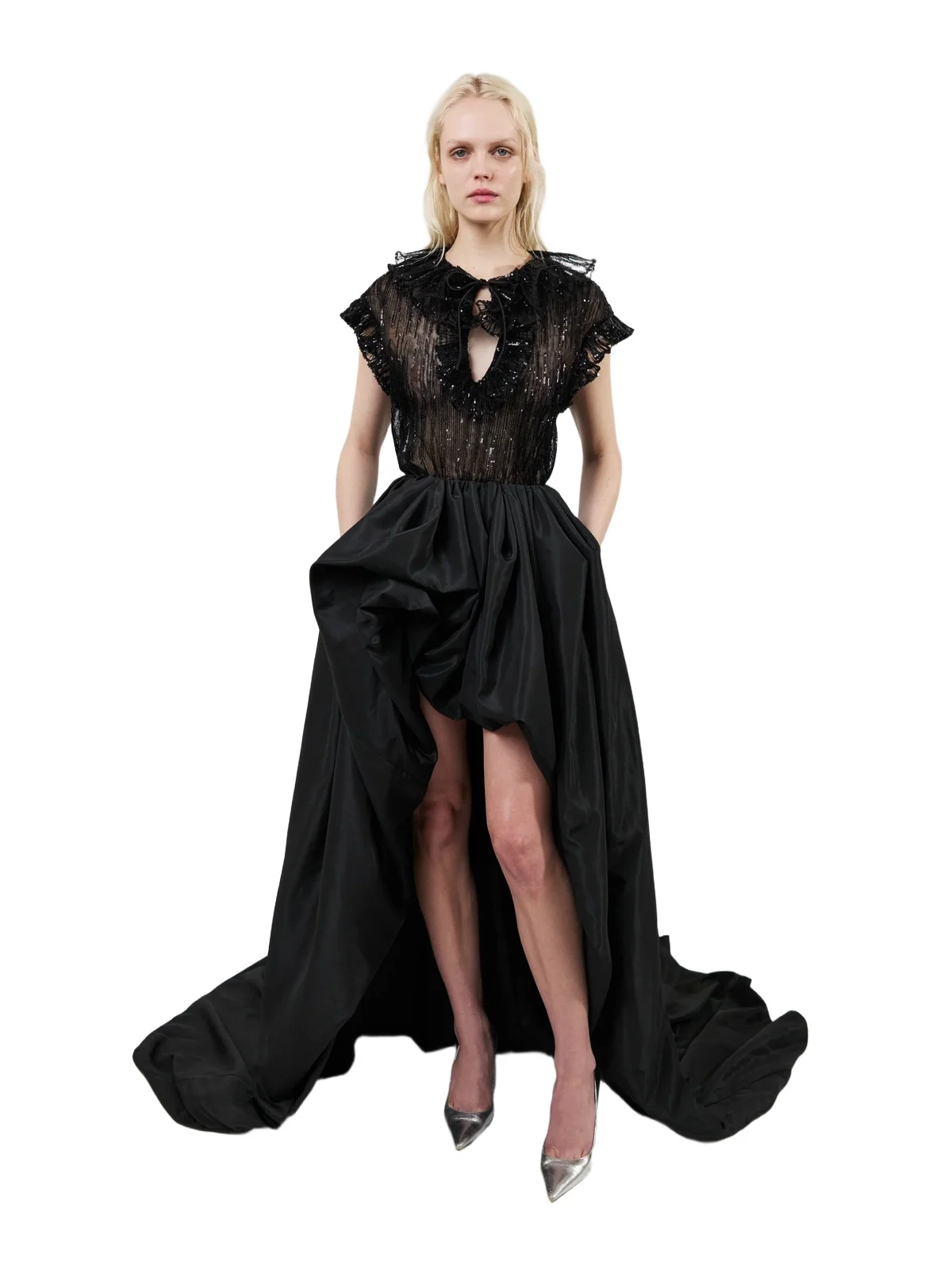 The Este ruffle top in black