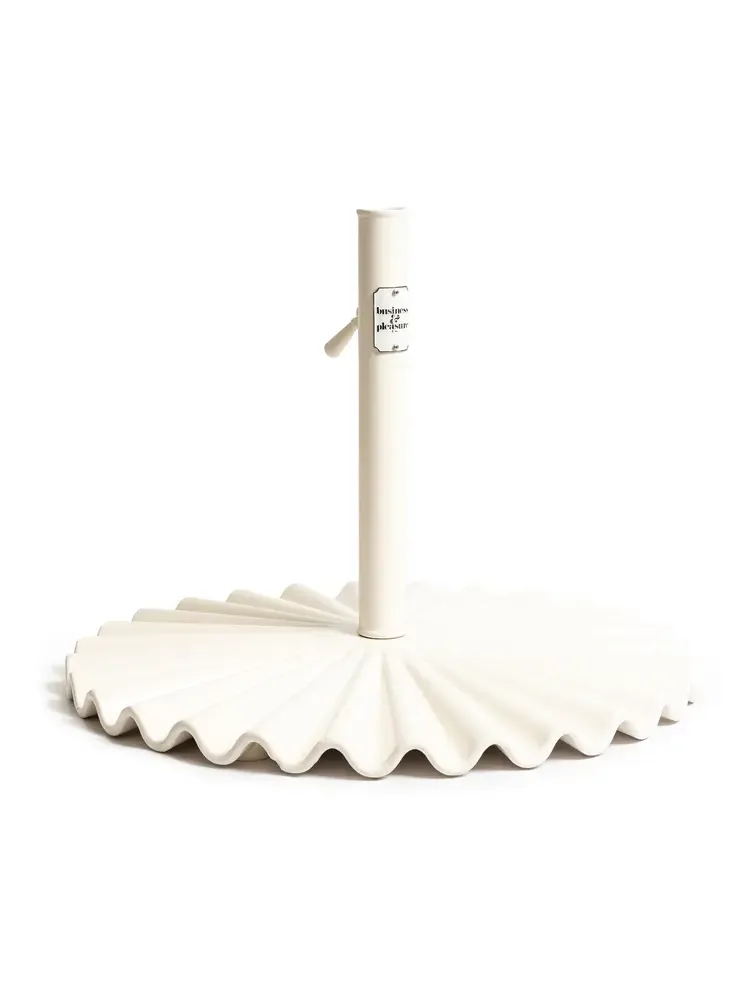 Business & Pleasure The Clamshell Base