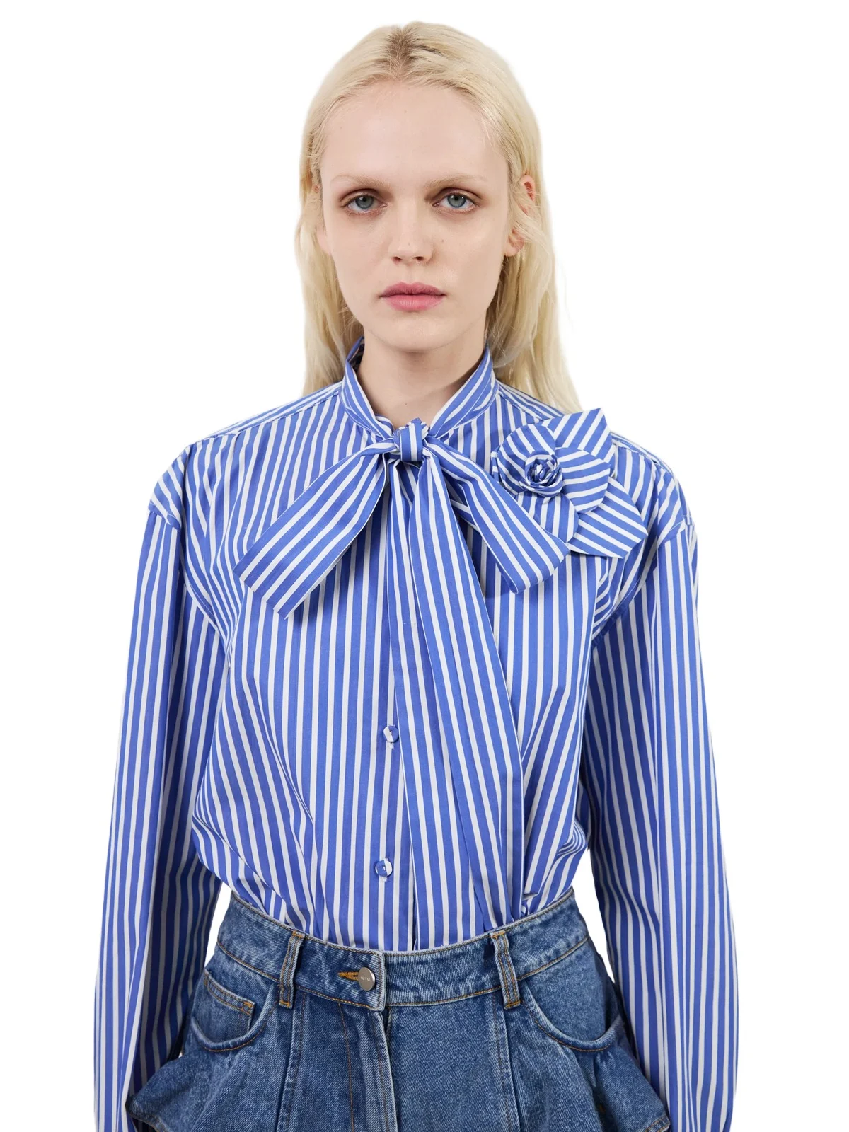 The tied Flor shirt in blue The tied Flor shirt in blue