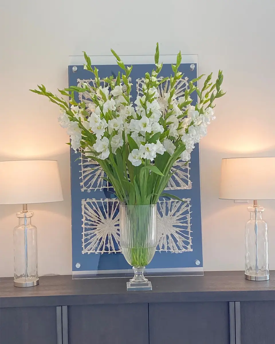 Winward Home Gladiolus in Cut Vase