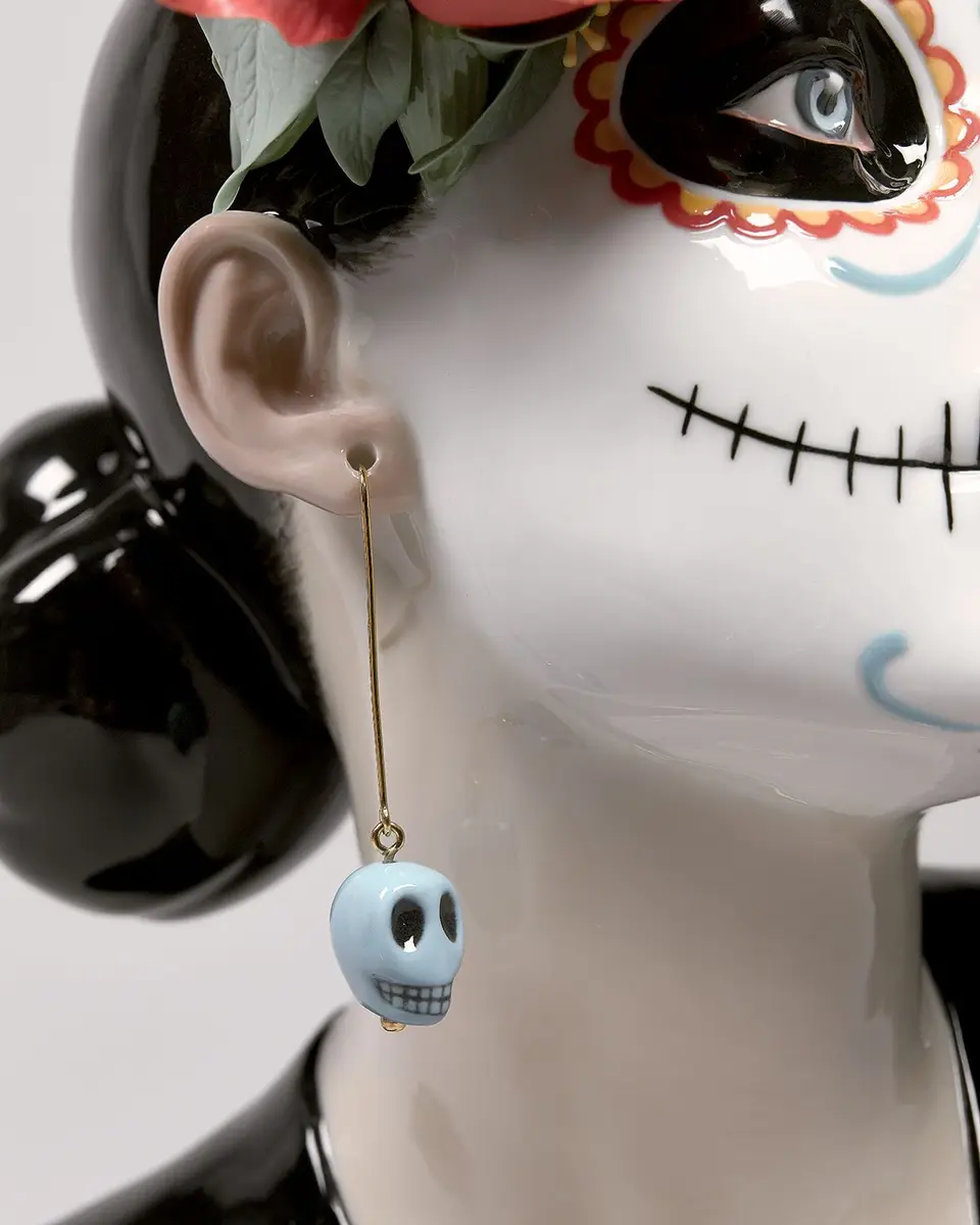 Lladro Beautiful Catrina Figurine | Thumbnail 2