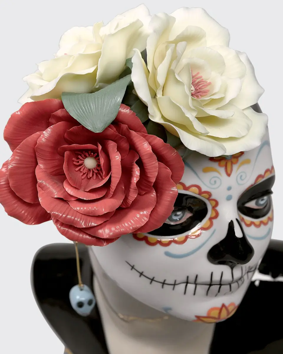 Lladro Beautiful Catrina Figurine | Thumbnail 5