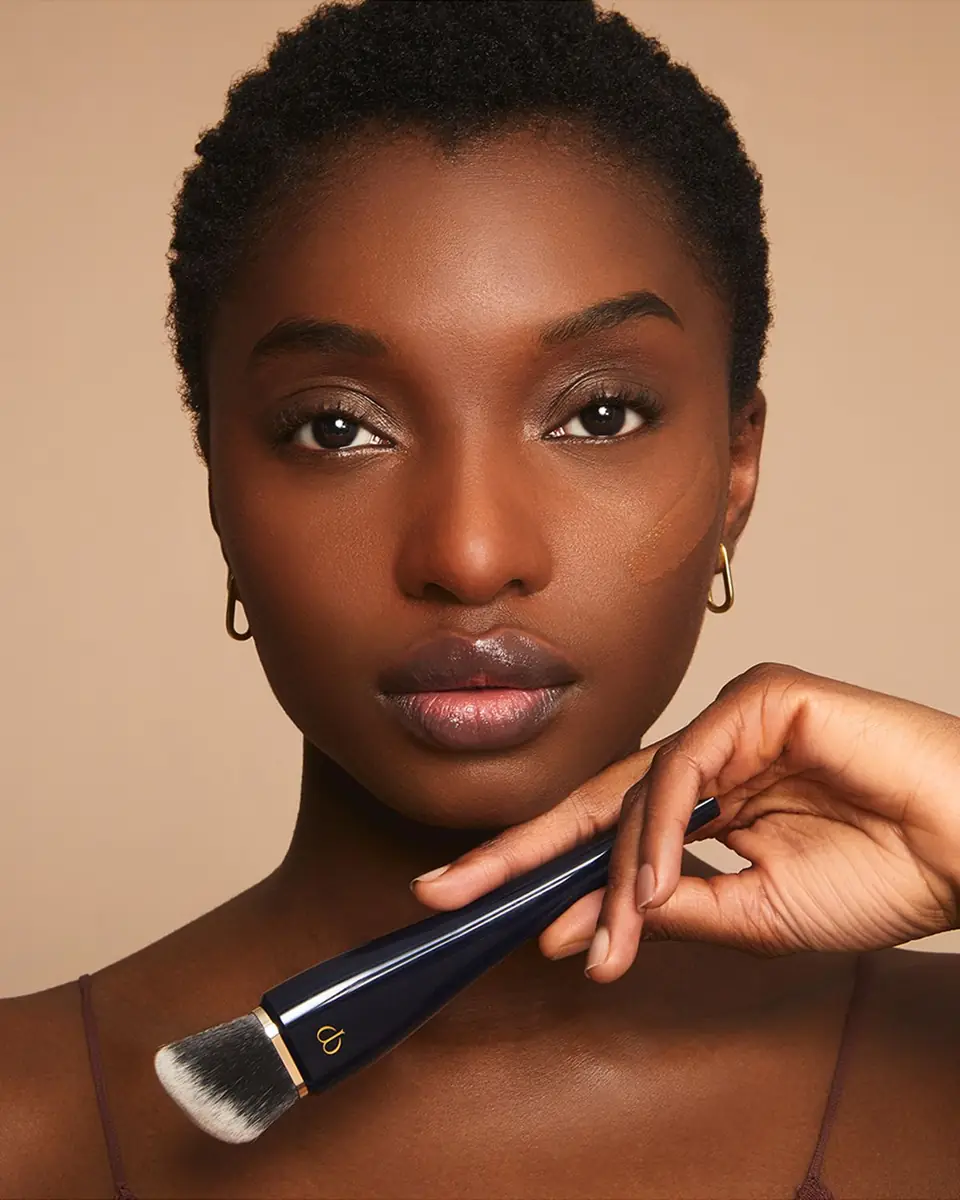 CLÉ DE PEAU BEAUTÉ Radiant Fluid Foundation Natural SPF 25, 1.1 oz. | Thumbnail 5 CLÉ DE PEAU BEAUTÉ Radiant Fluid Foundation Natural SPF 25, 1.1 oz. | Thumbnail 5