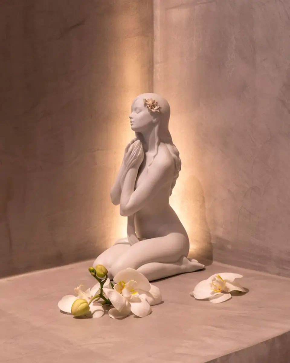 Lladro Inner Peace Figurine | Thumbnail 2