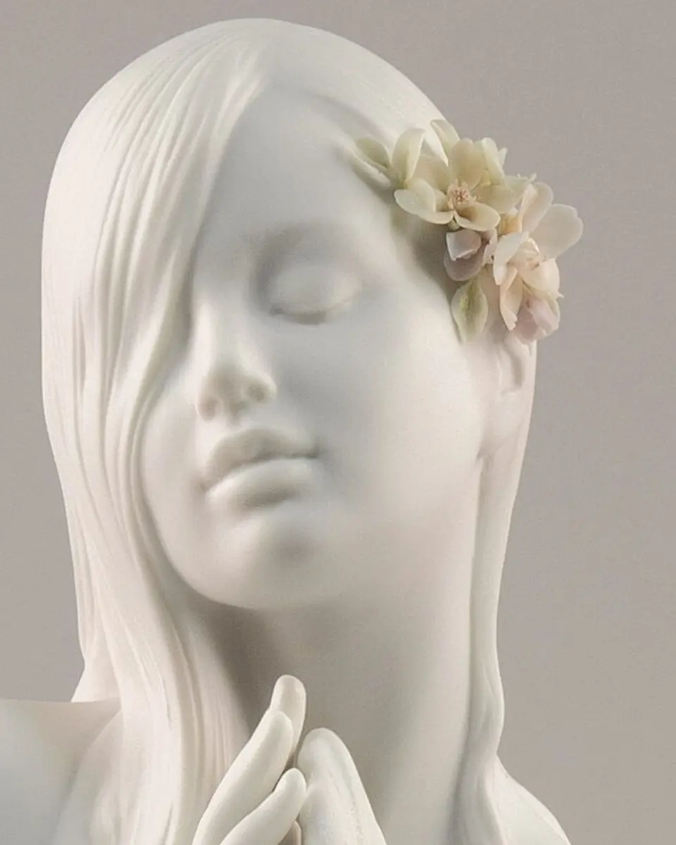 Lladro Inner Peace Figurine | Thumbnail 5