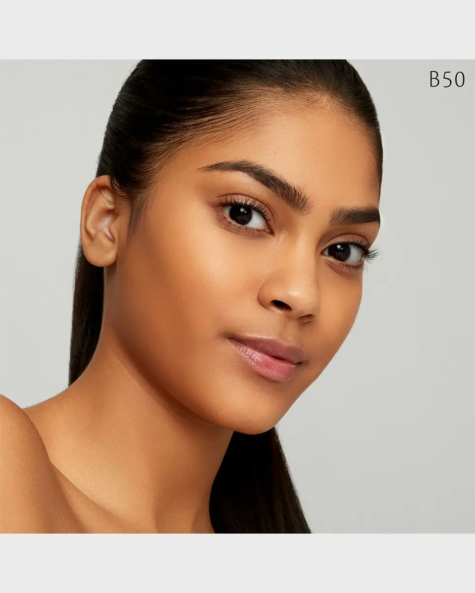 CLÉ DE PEAU BEAUTÉ Radiant Fluid Foundation Natural SPF 25, 1.1 oz. | Thumbnail 3 CLÉ DE PEAU BEAUTÉ Radiant Fluid Foundation Natural SPF 25, 1.1 oz. | Thumbnail 3
