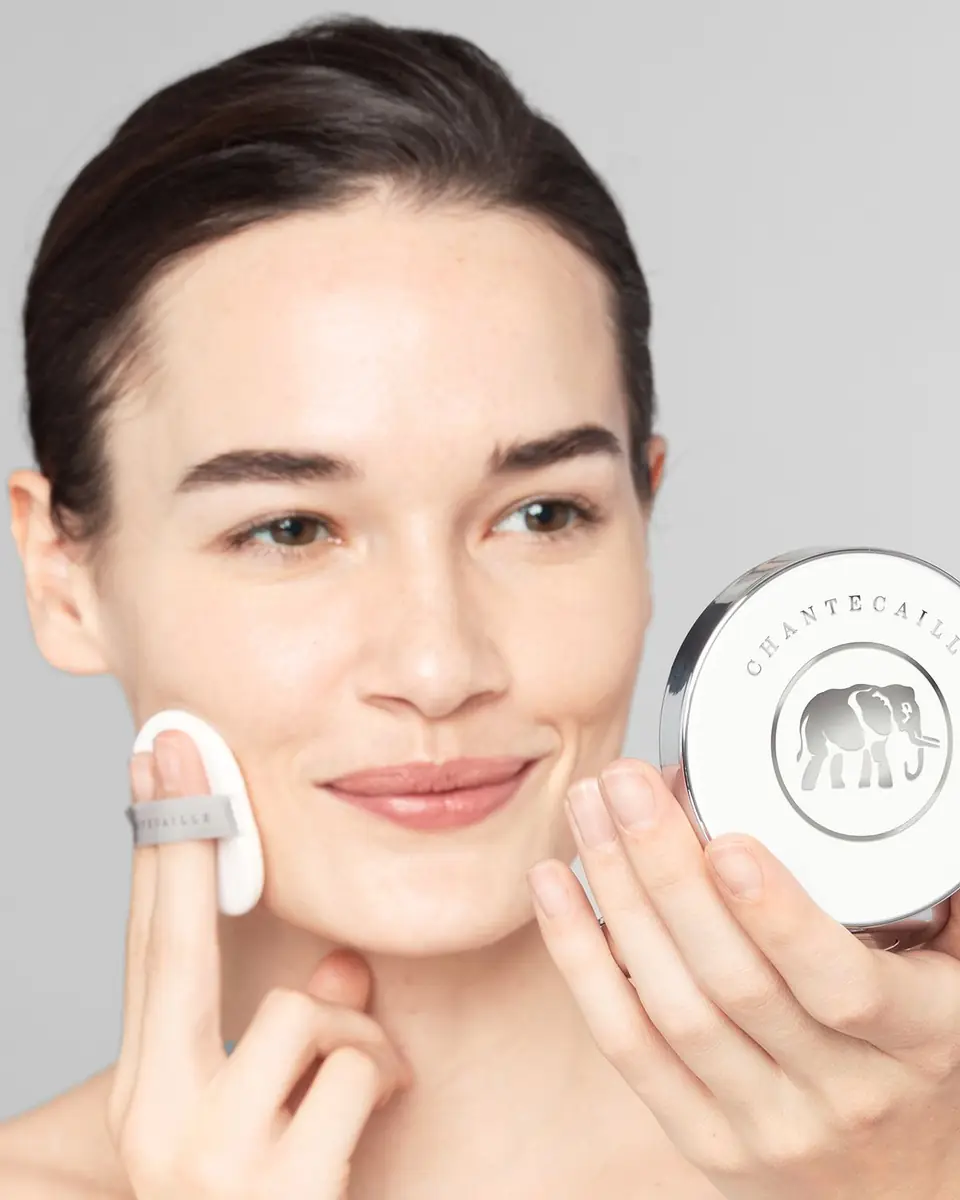 CHANTECAILLE Future Skin Cushion Skincare Foundation | Thumbnail 2 CHANTECAILLE Future Skin Cushion Skincare Foundation | Thumbnail 2