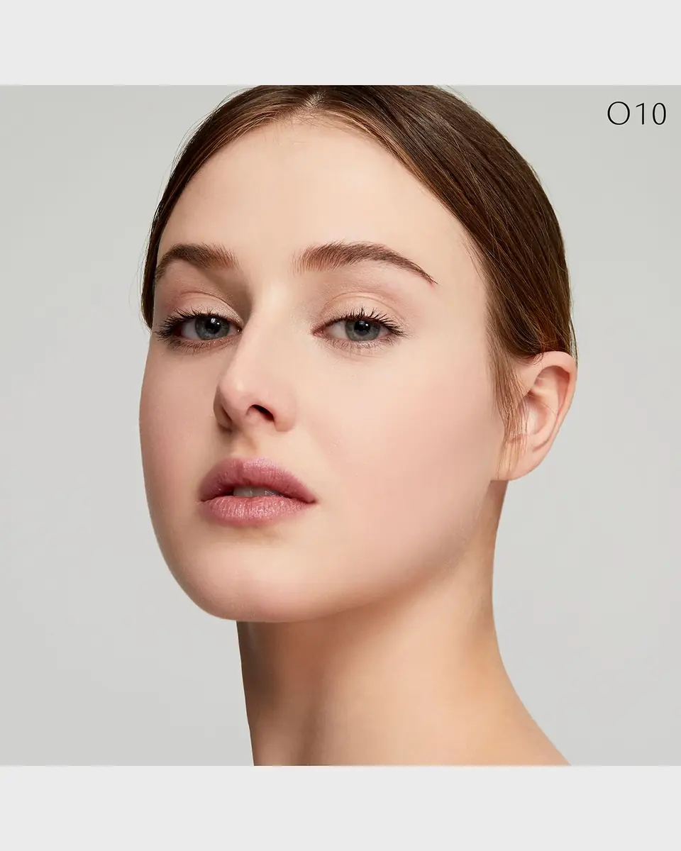 CLÉ DE PEAU BEAUTÉ Radiant Fluid Foundation Natural SPF 25, 1.1 oz. | Thumbnail 3 CLÉ DE PEAU BEAUTÉ Radiant Fluid Foundation Natural SPF 25, 1.1 oz. | Thumbnail 3