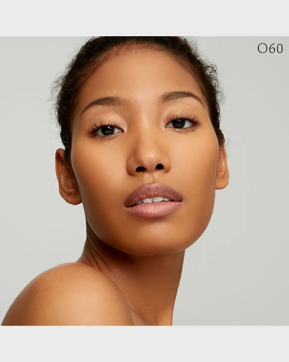 CLÉ DE PEAU BEAUTÉ Radiant Fluid Foundation Natural SPF 25, 1.1 oz. | Thumbnail 3 CLÉ DE PEAU BEAUTÉ Radiant Fluid Foundation Natural SPF 25, 1.1 oz. | Thumbnail 3