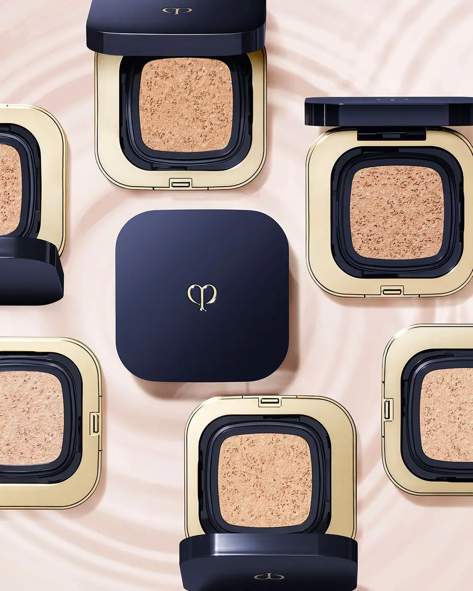 CLÉ DE PEAU BEAUTÉ Radiant Cushion Dewy Foundation, Refill | Thumbnail 4 CLÉ DE PEAU BEAUTÉ Radiant Cushion Dewy Foundation, Refill | Thumbnail 4