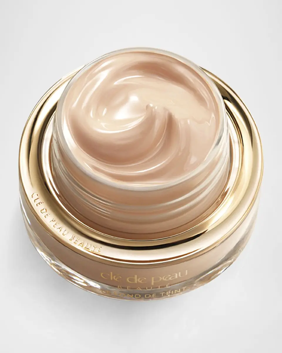 CLÉ DE PEAU BEAUTÉ The Foundation, SPF 22, 1 oz. | Thumbnail 3 CLÉ DE PEAU BEAUTÉ The Foundation, SPF 22, 1 oz. | Thumbnail 3