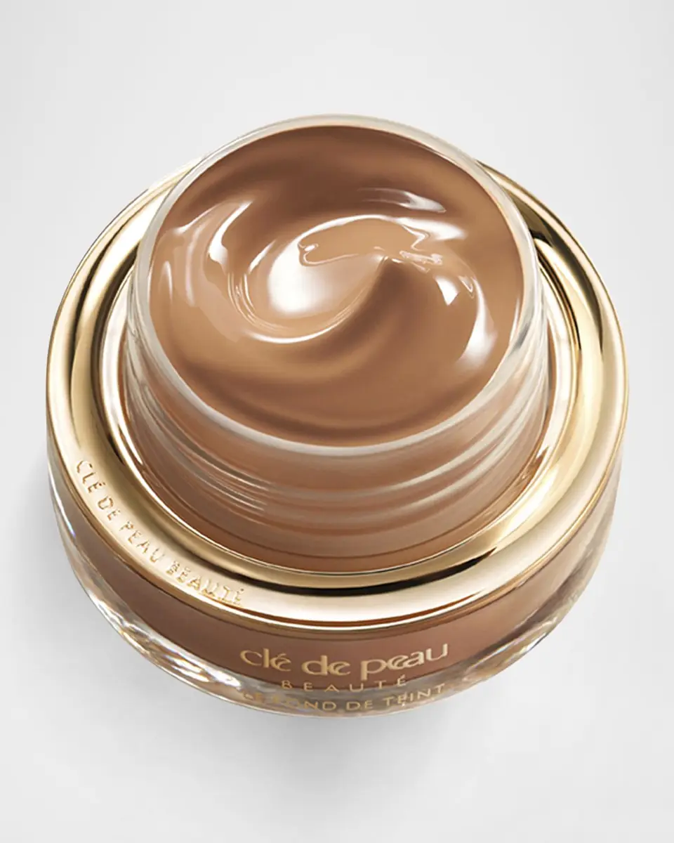 CLÉ DE PEAU BEAUTÉ The Foundation, SPF 22, 1 oz. | Thumbnail 3 CLÉ DE PEAU BEAUTÉ The Foundation, SPF 22, 1 oz. | Thumbnail 3