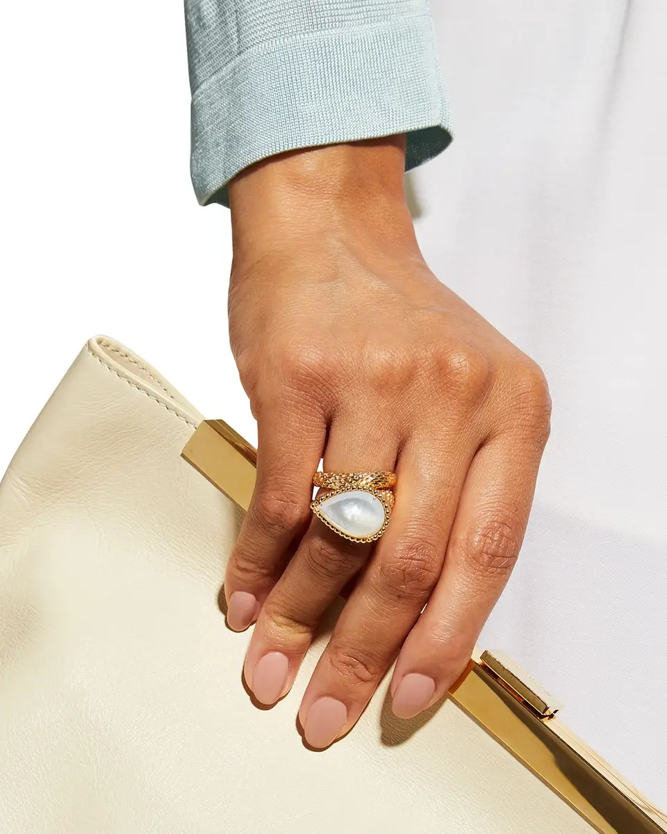 Serpent Boheme 18K Yellow Gold Mother-of-Pearl Ring