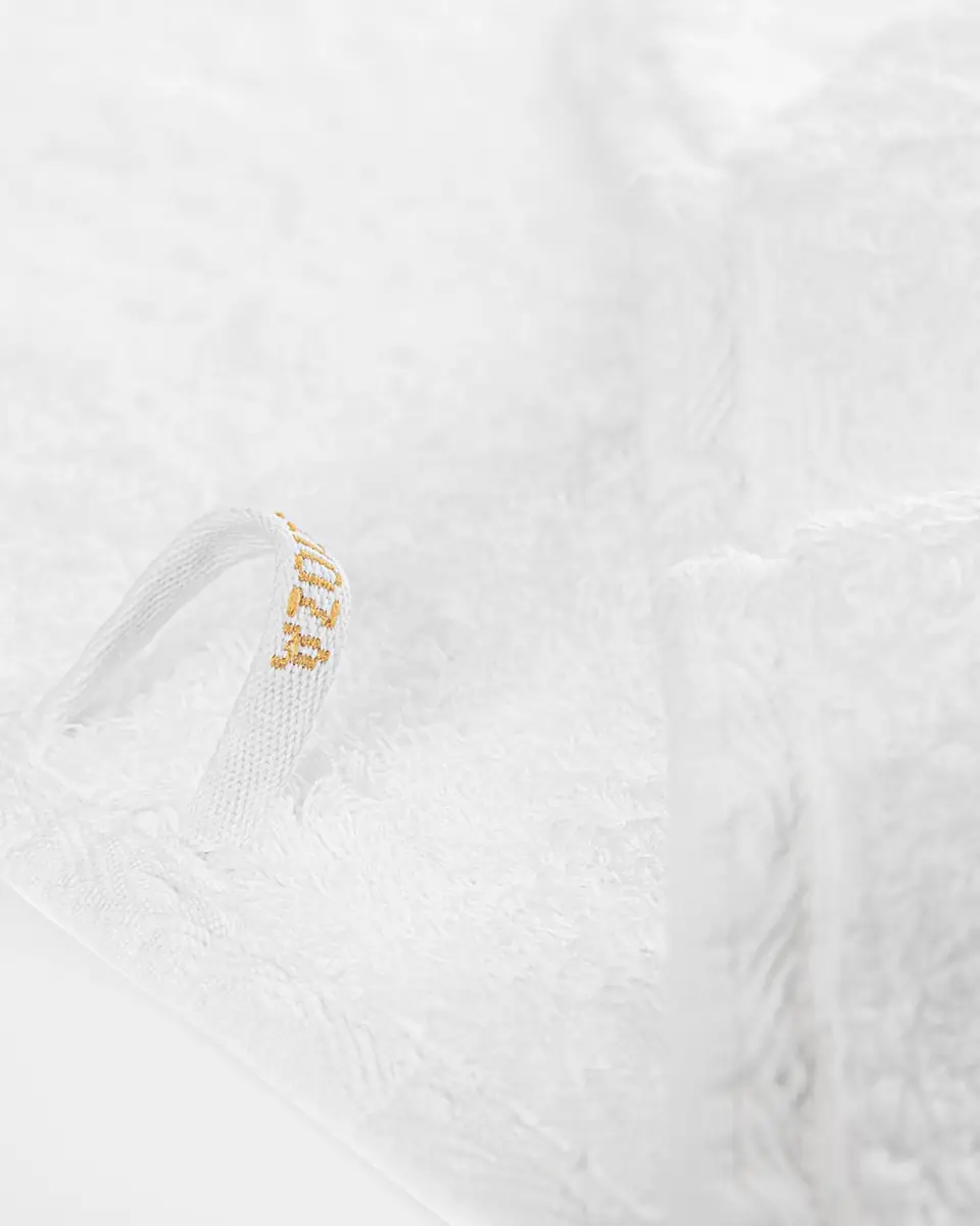 Graccioza Grand Egoist Hand Towel | Thumbnail 3 Graccioza Grand Egoist Hand Towel | Thumbnail 3