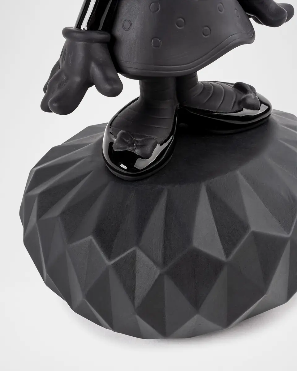 Lladro Minnie Total Black Sculpture | Thumbnail 4