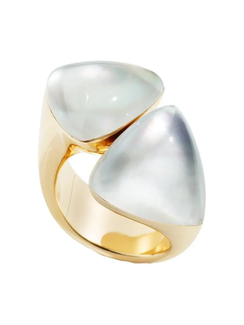 Rock Crystal Pearl Freccia Ring