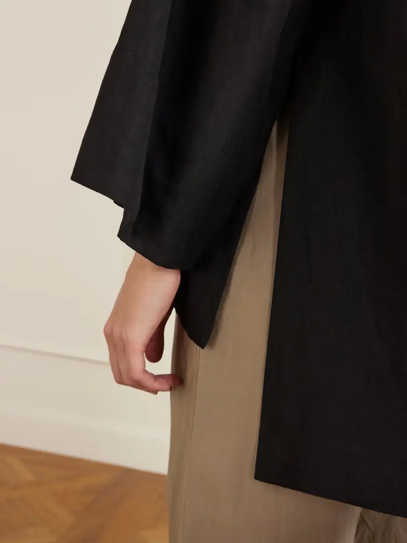 The Row Junia Oversized Linen Blouse | Thumbnail 4