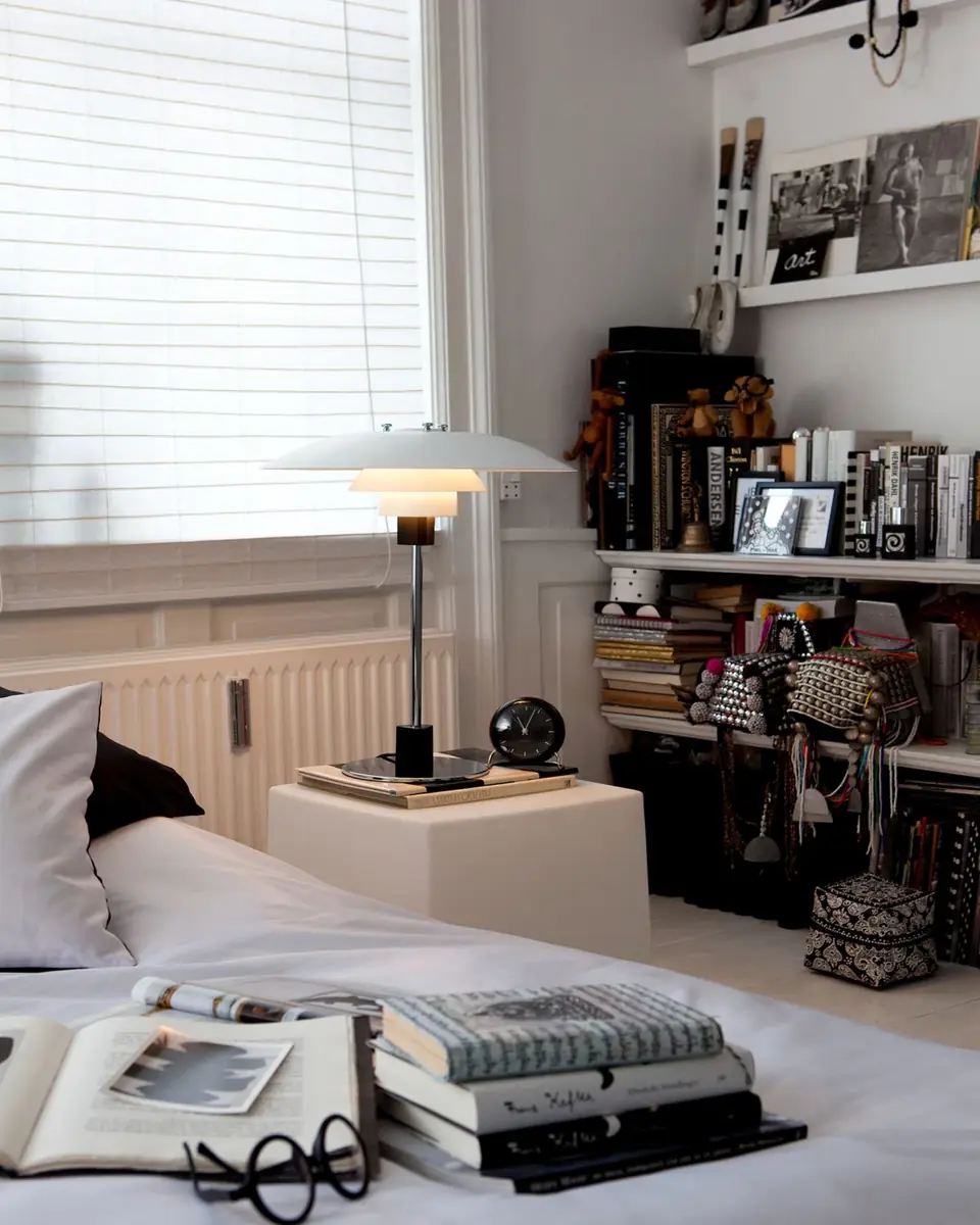 Louis Poulsen PH 4/3 White Glass Table Lamp | Thumbnail 4