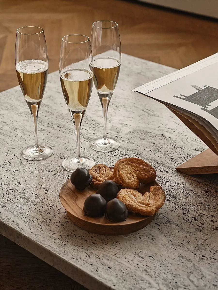 Orrefors Intermezzo Gold 2-Piece Champagne Glass Set | Thumbnail 6 Orrefors Intermezzo Gold 2-Piece Champagne Glass Set | Thumbnail 6