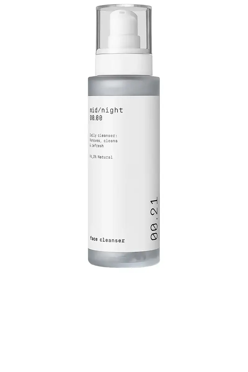 mid/night 00.00 Face Cleanser 00.21 | Image 1 mid/night 00.00 Face Cleanser 00.21 | Image 1