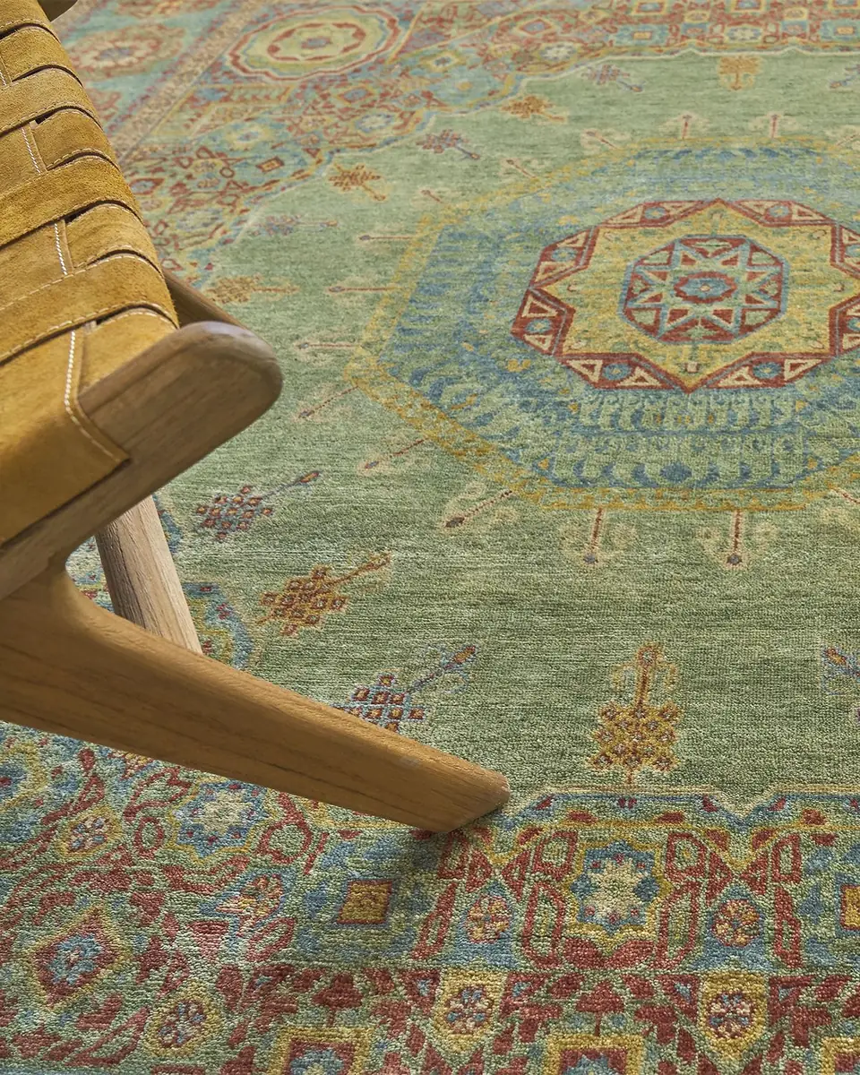 Exquisite Rugs Gina Hand-Knotted Rug | Thumbnail 4