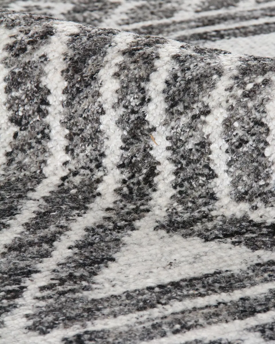 Exquisite Rugs Turner Hand-Knotted Rug, 10' x 14' | Thumbnail 3