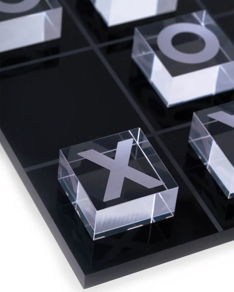 Bey-Berk Vince Acrylic Tic-Tac-Toe Set | Thumbnail 2