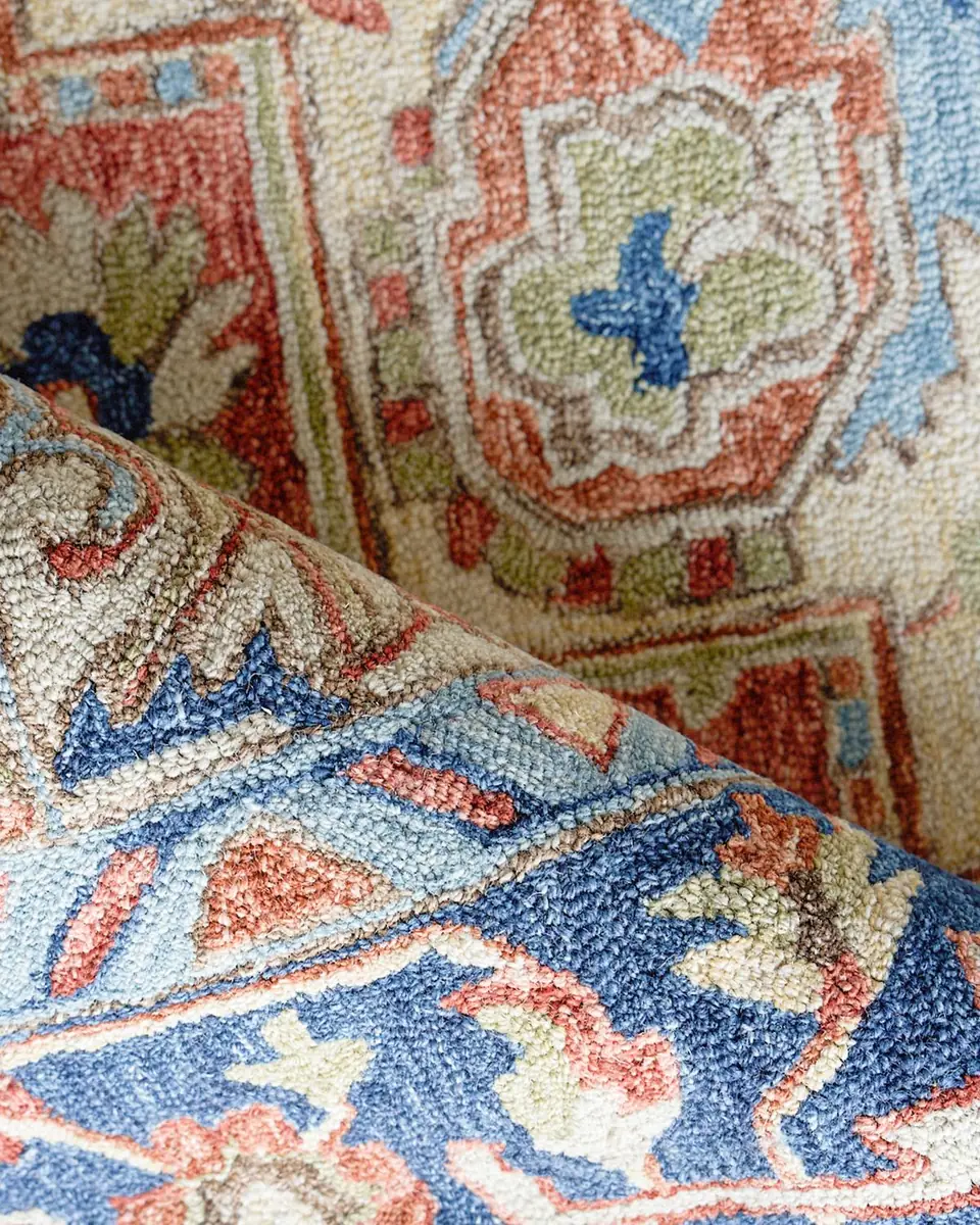 Exquisite Rugs Richmond Serapi Hand-Tufted Red/Blue Rug, 6 ' x 9 ' | Thumbnail 4 Exquisite Rugs Richmond Serapi Hand-Tufted Red/Blue Rug, 6 ' x 9 ' | Thumbnail 4