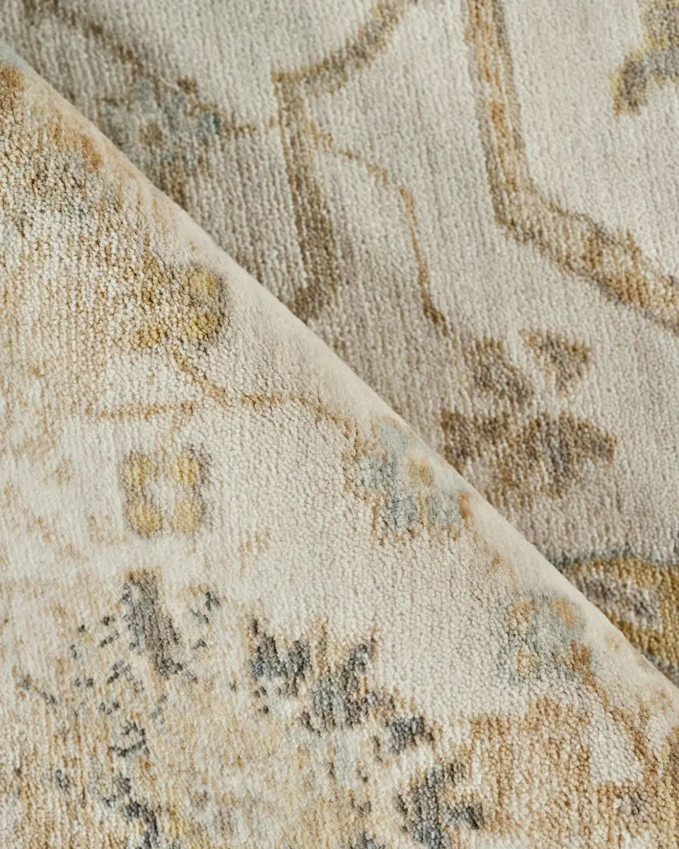 Exquisite Rugs Artisan Power-Loomed Ivory Rug | Thumbnail 4