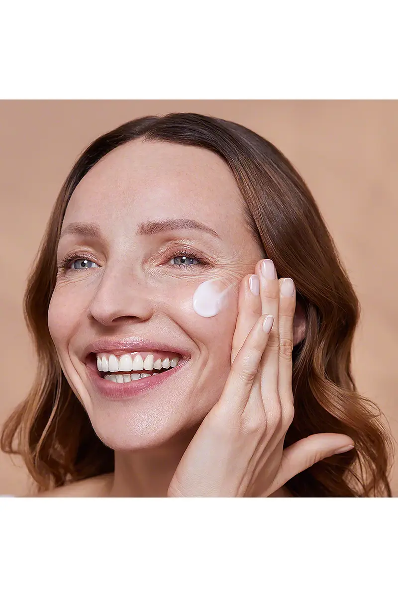 Valmont V-Firm Cream | Thumbnail 4