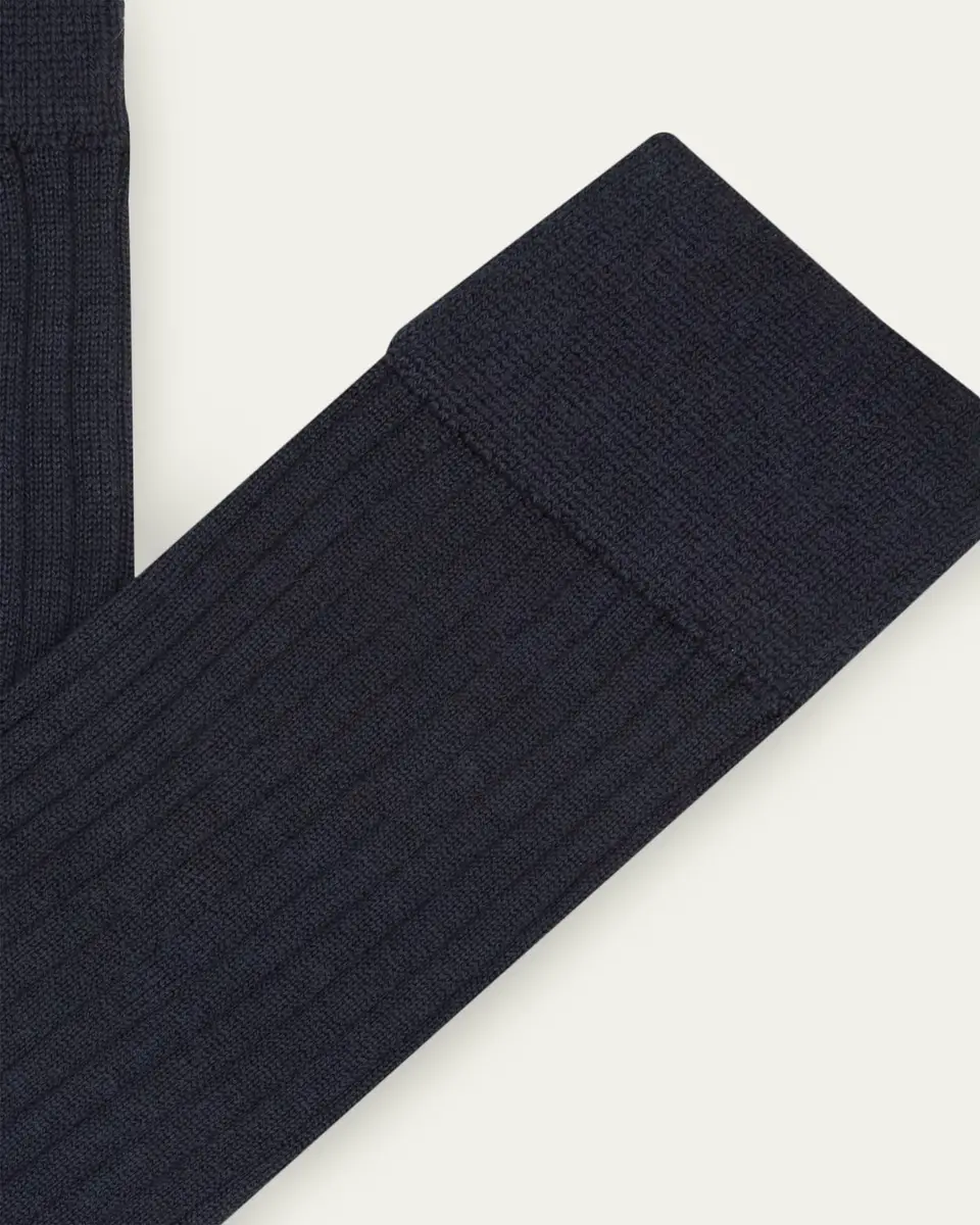 Loro Piana Men's Sottile Wool, Cashmere and Silk Mid-Calf Socks | Thumbnail 2 Loro Piana Men's Sottile Wool, Cashmere and Silk Mid-Calf Socks | Thumbnail 2